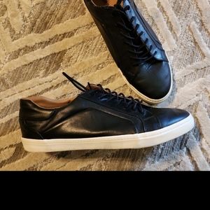 EUC mens casual shoes